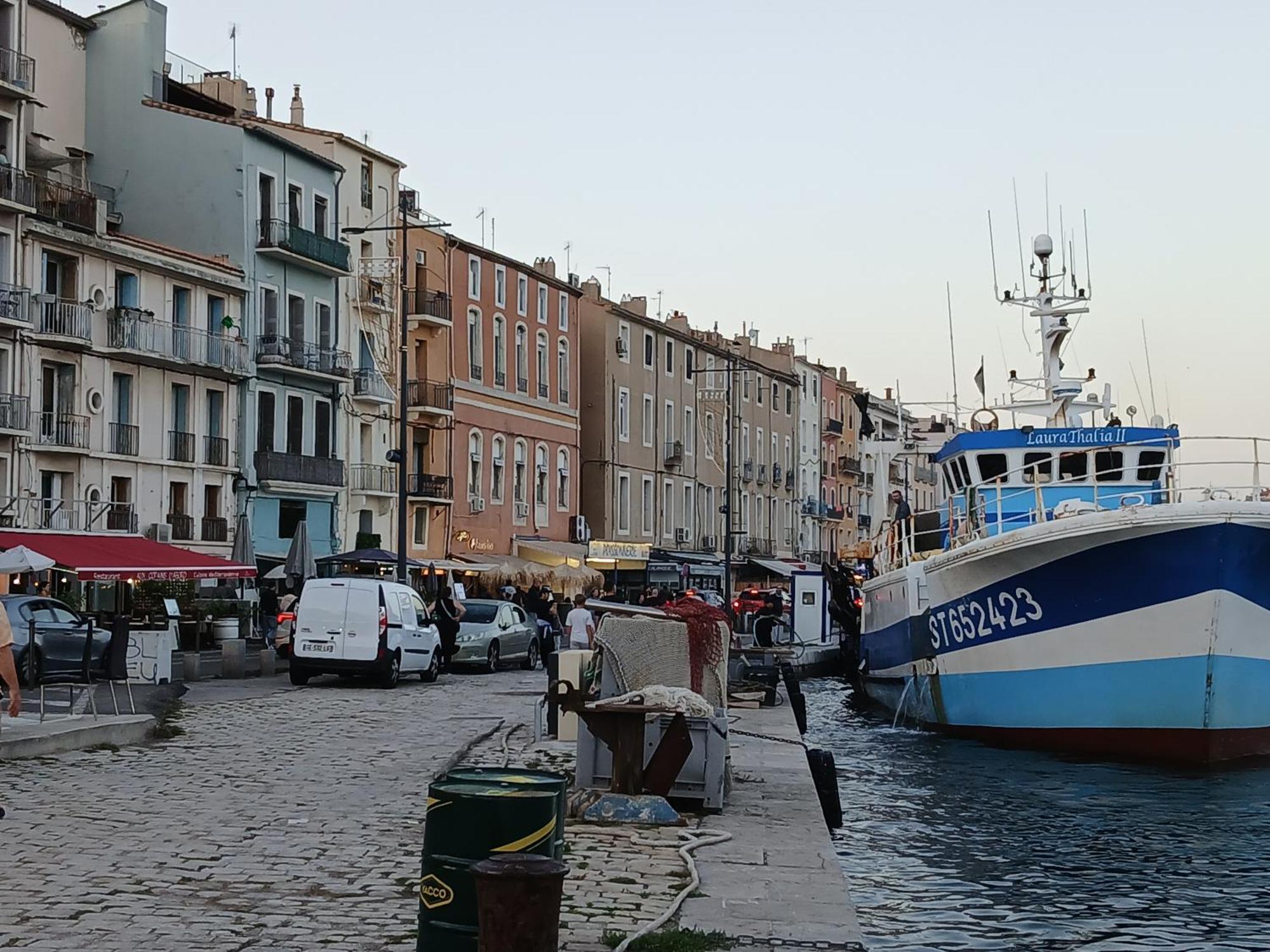 Beau 3 Pieces Climatise Vue Canal Idealement Situe Centre Ville Sete Exterior photo