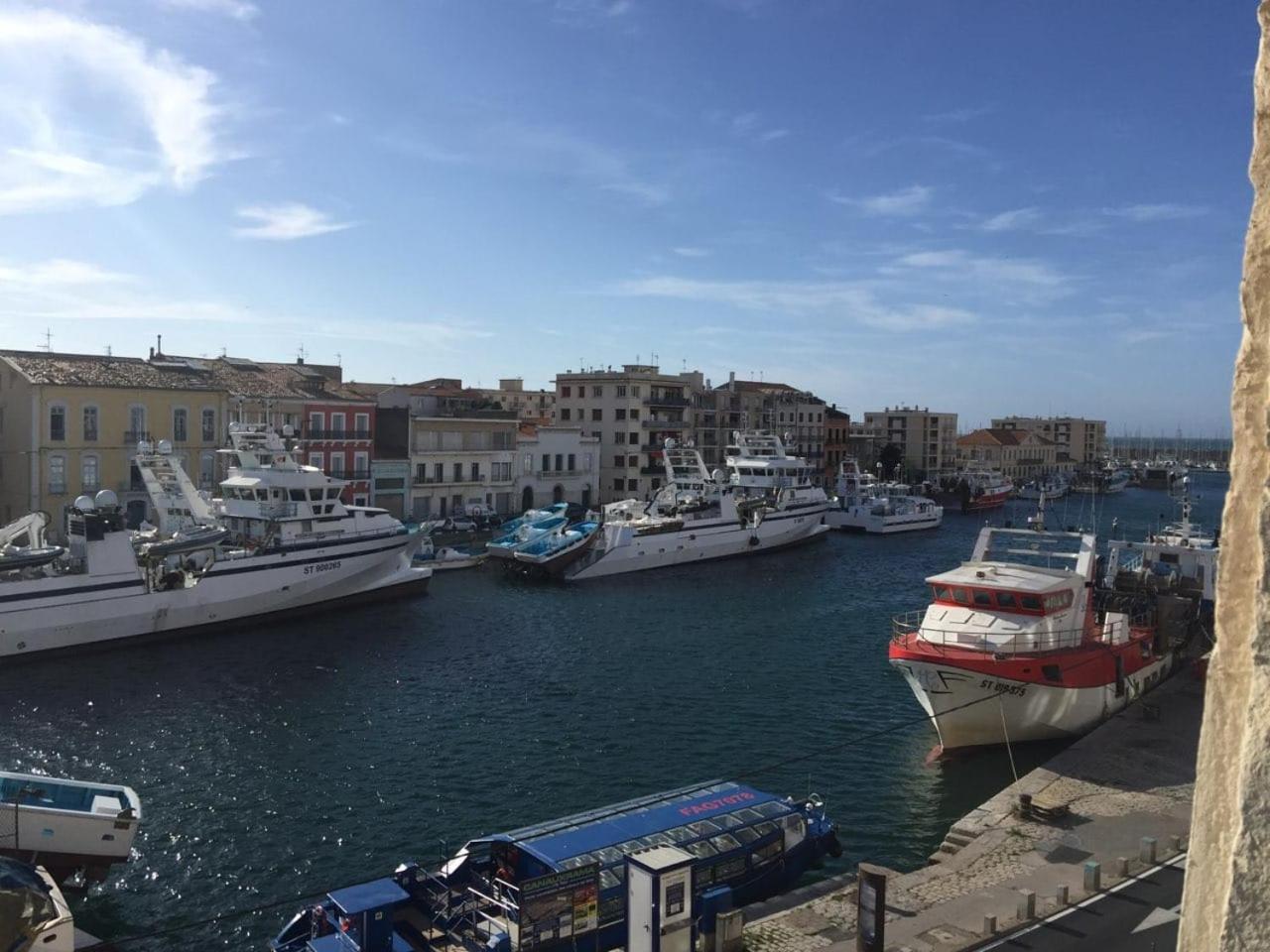 Beau 3 Pieces Climatise Vue Canal Idealement Situe Centre Ville Sete Exterior photo