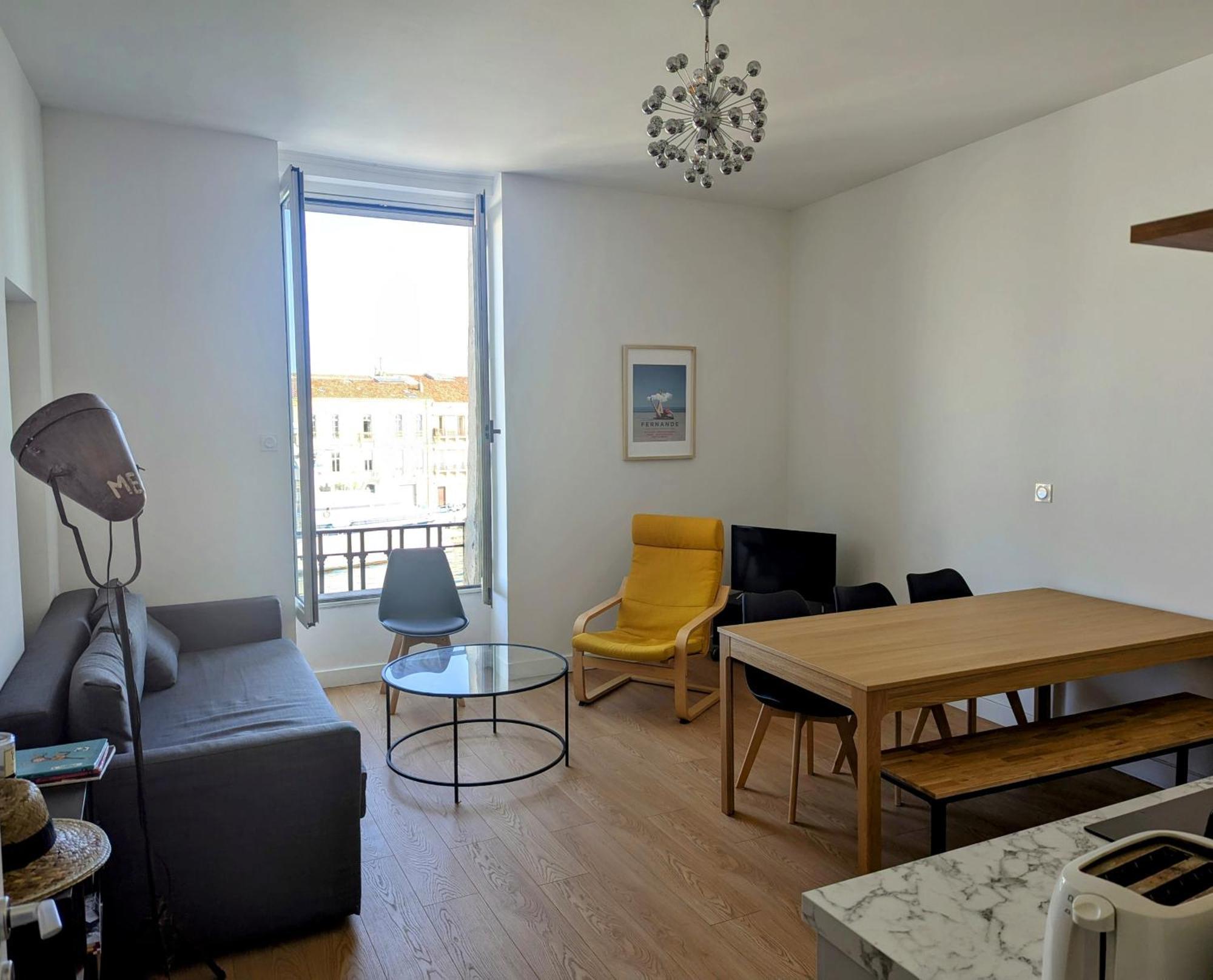 Beau 3 Pieces Climatise Vue Canal Idealement Situe Centre Ville Sete Exterior photo